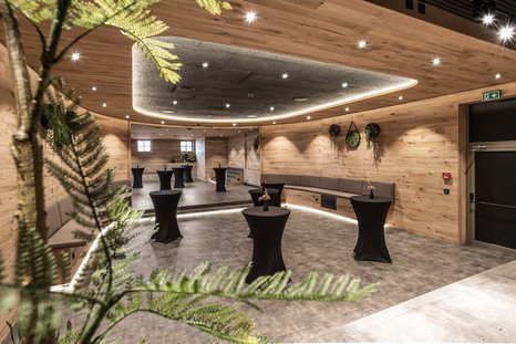 Whisky-Kino als Eventlocation Linz Mühlviertel Stehempfang im Whisky-Kino der Erlebnisdestillerie Affenzeller