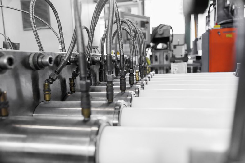 Automatisierte Produktionslinie bei Zellamid in der Fertigung Automatisierte Produktionslinie bei Zellamid in der Fertigung