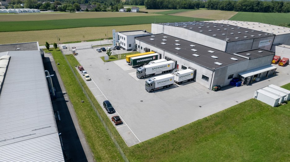 Unternehmensstandort Luftaufnahme Industriegebäude