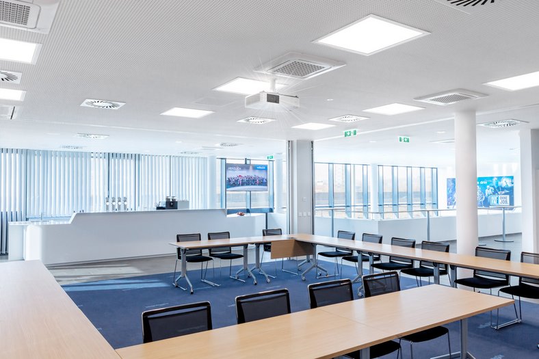 Besprechungsraum Unternehmensfotografie modernes Büro Besprechungsraum Unternehmensfotografie modernes Büro